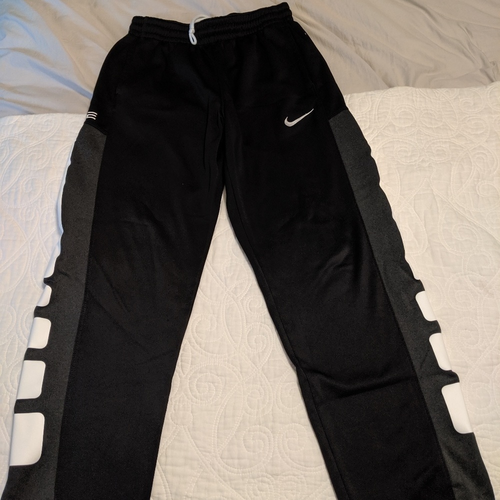 Nike Elite Therma Fit athletic pants